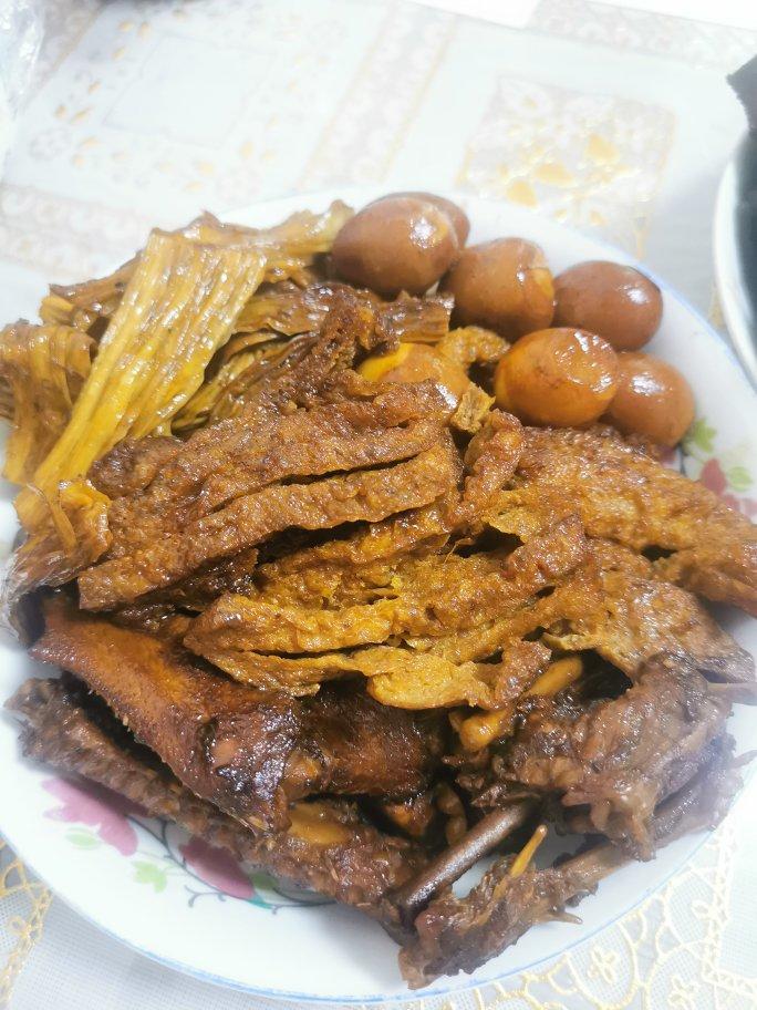 周黑鸭就是这个味儿~~卤鸭舌•鸭翅•鸭脖•鸭肠