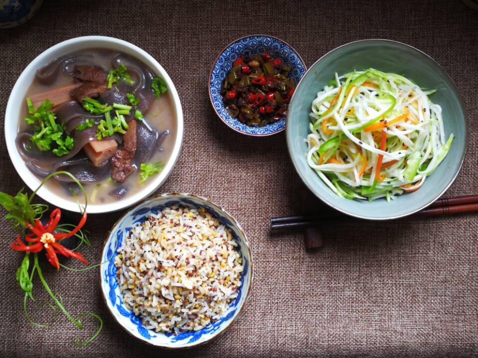 闲暇中做一道有气质的菜，蔓菁沙拉·圆满素食的做法