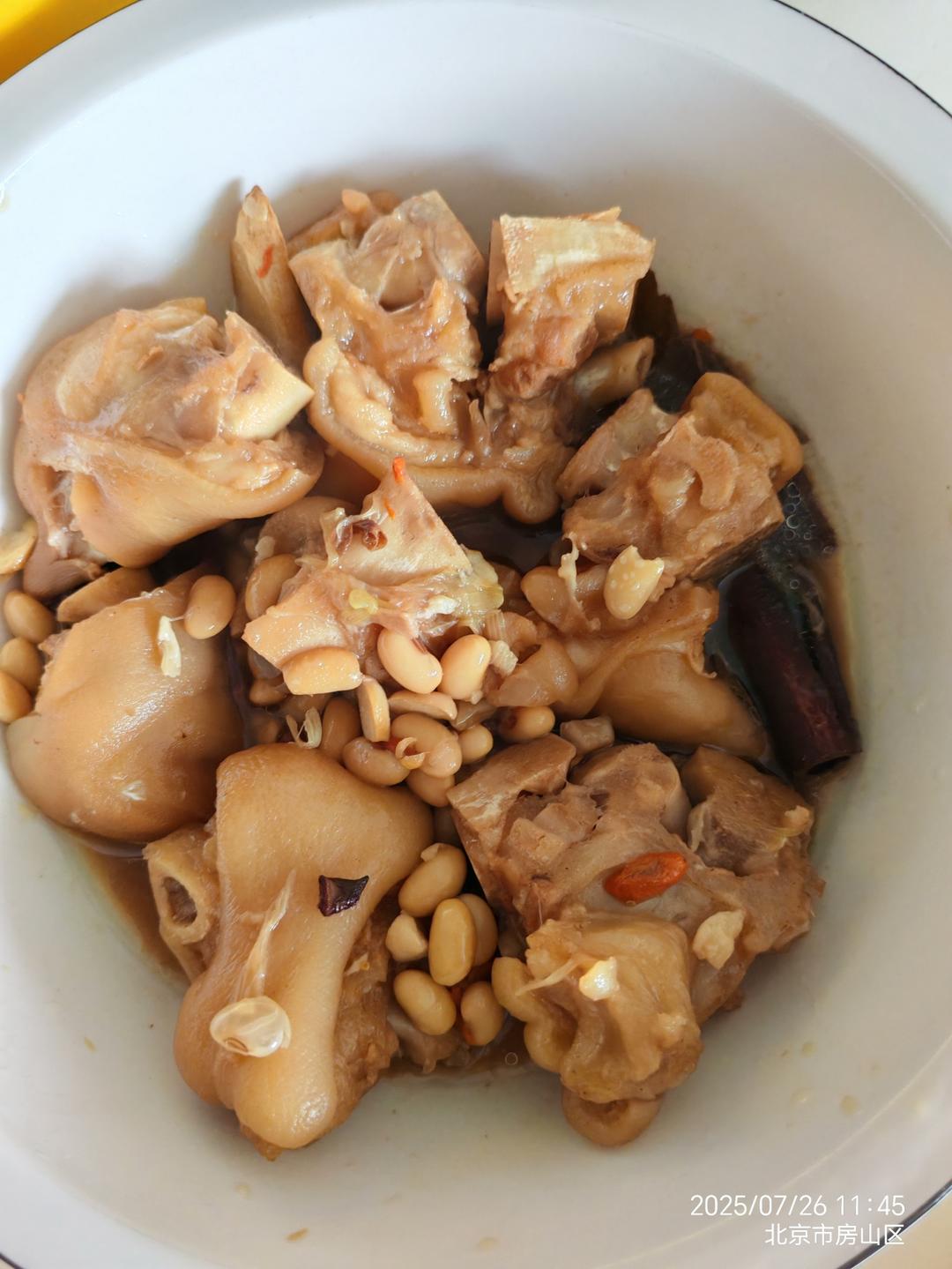 美味的家常菜：红烧猪蹄