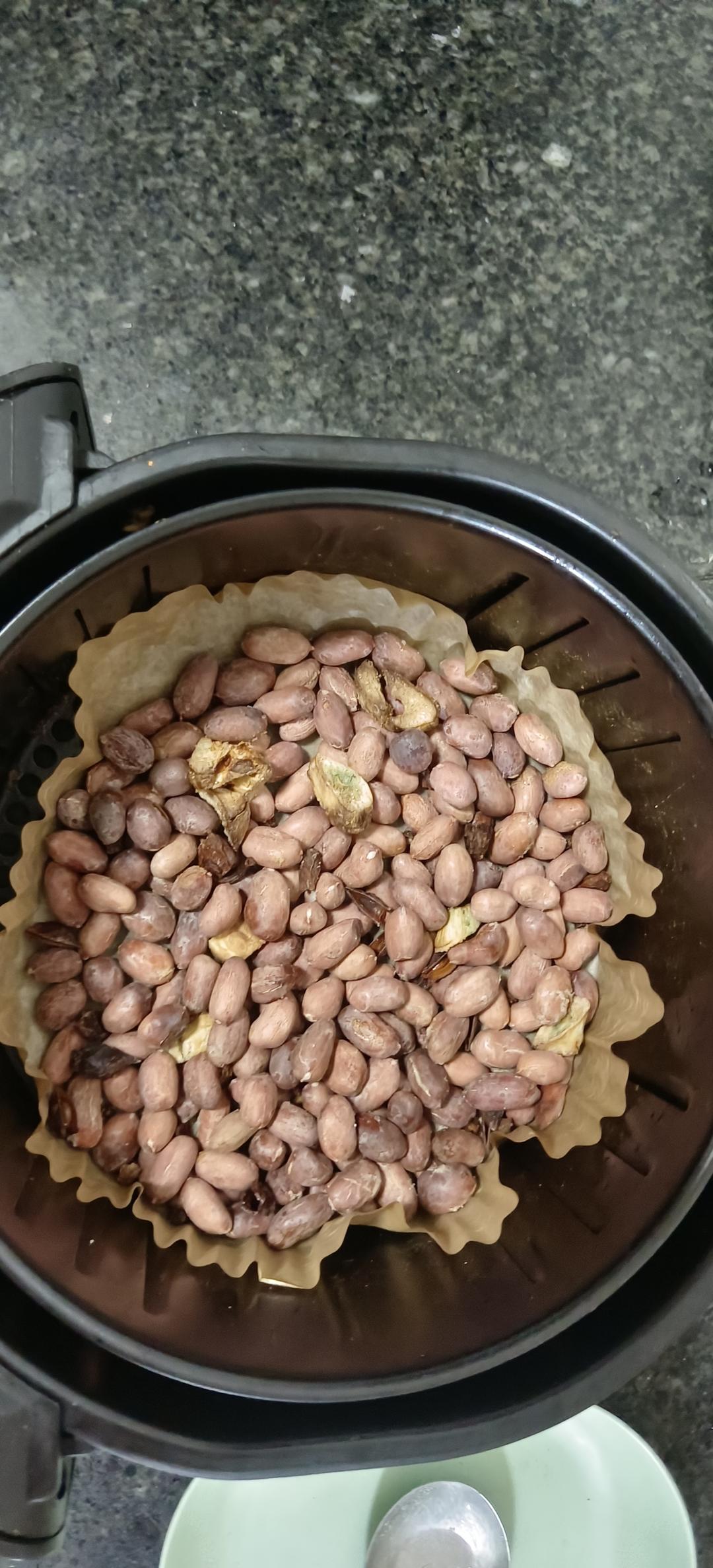 空气炸锅做盐焗花生米