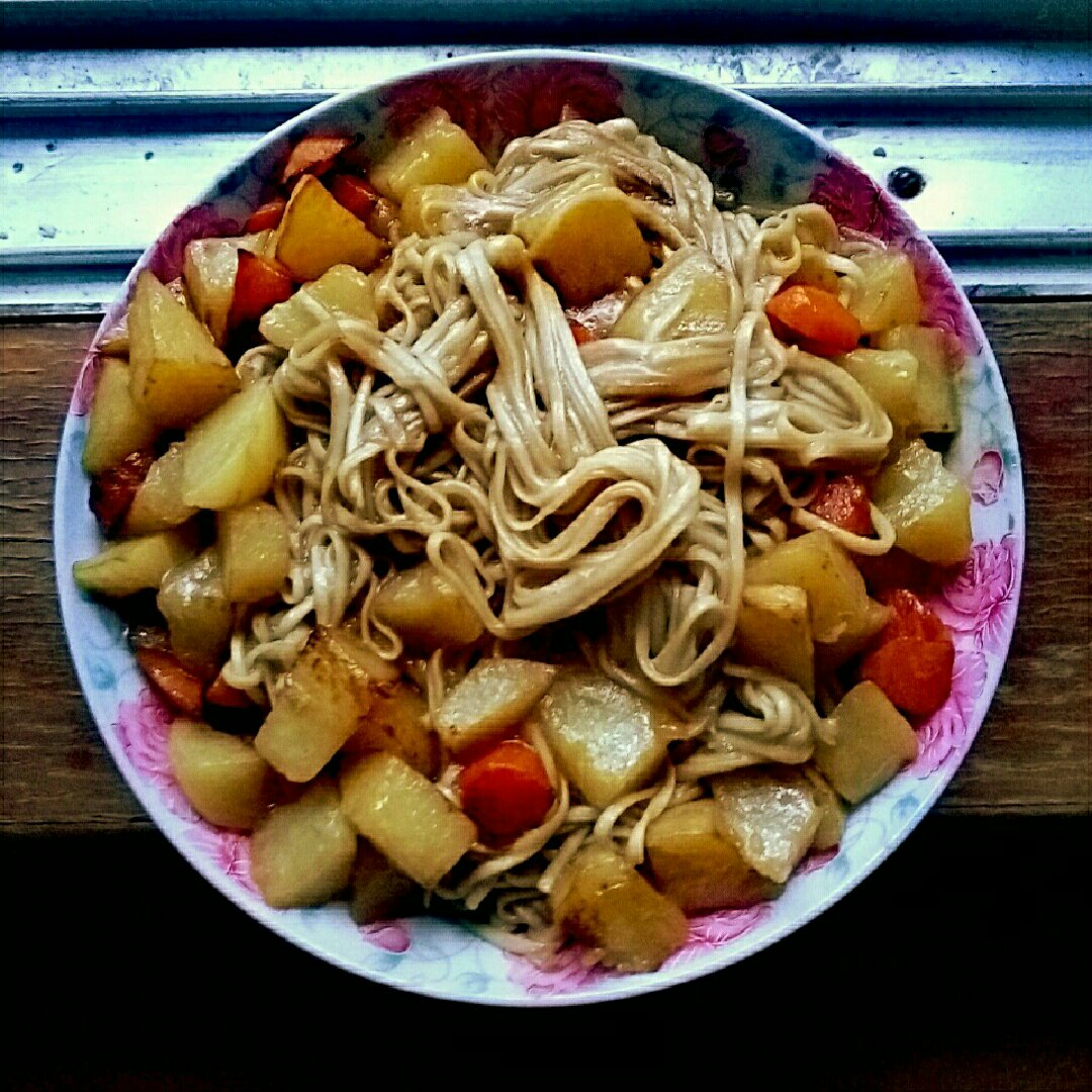 土豆焖面