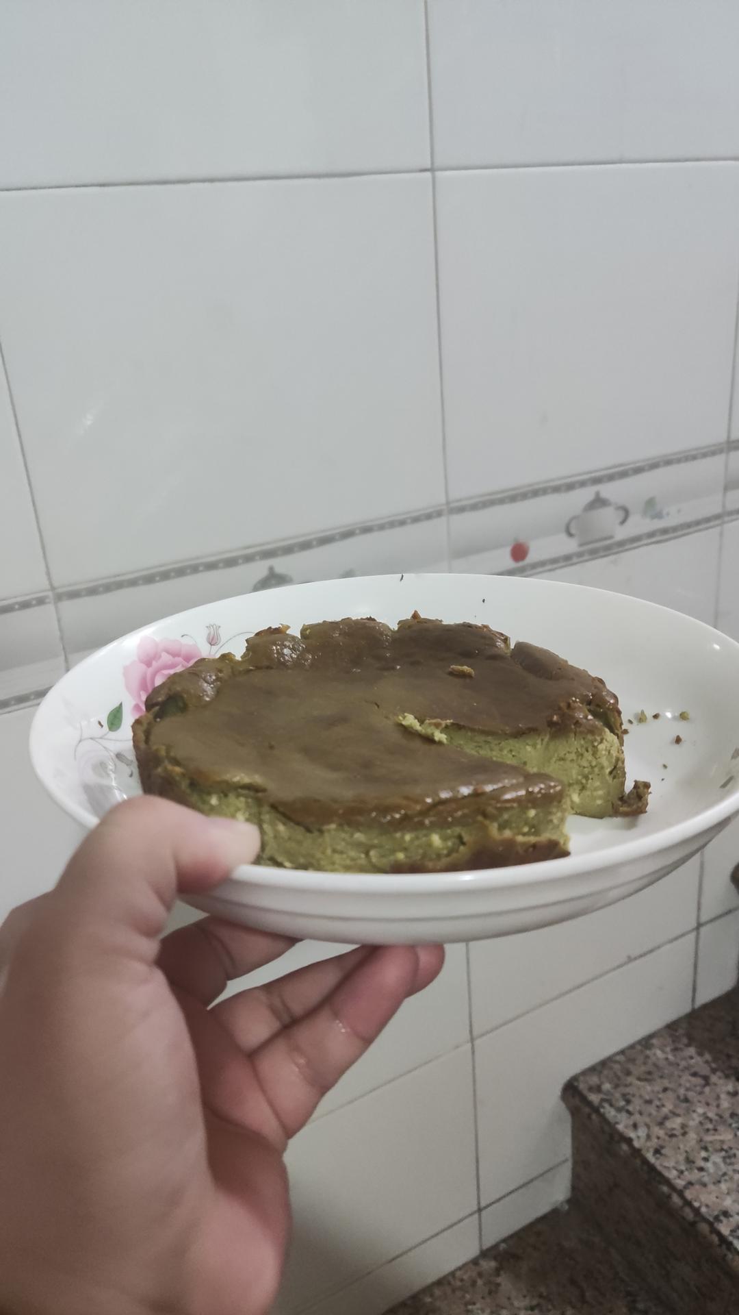 清新口感！抹茶茉莉奶油青提巴斯克芝士蛋糕！