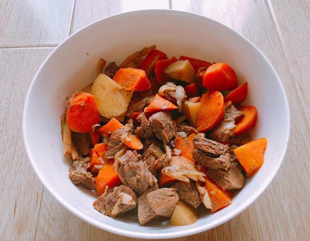 土豆胡萝卜炖牛肉