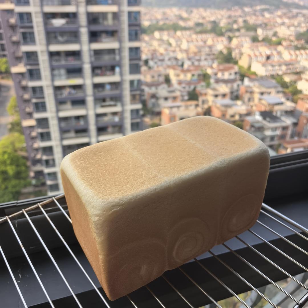 鲜奶牧场吐司制作揭秘，绵密的吐司谁不爱啊