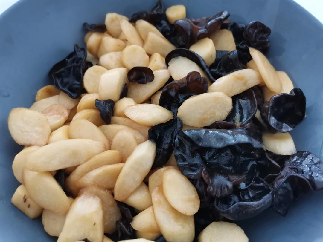 素菜冠军！营养美味的山药炒木耳