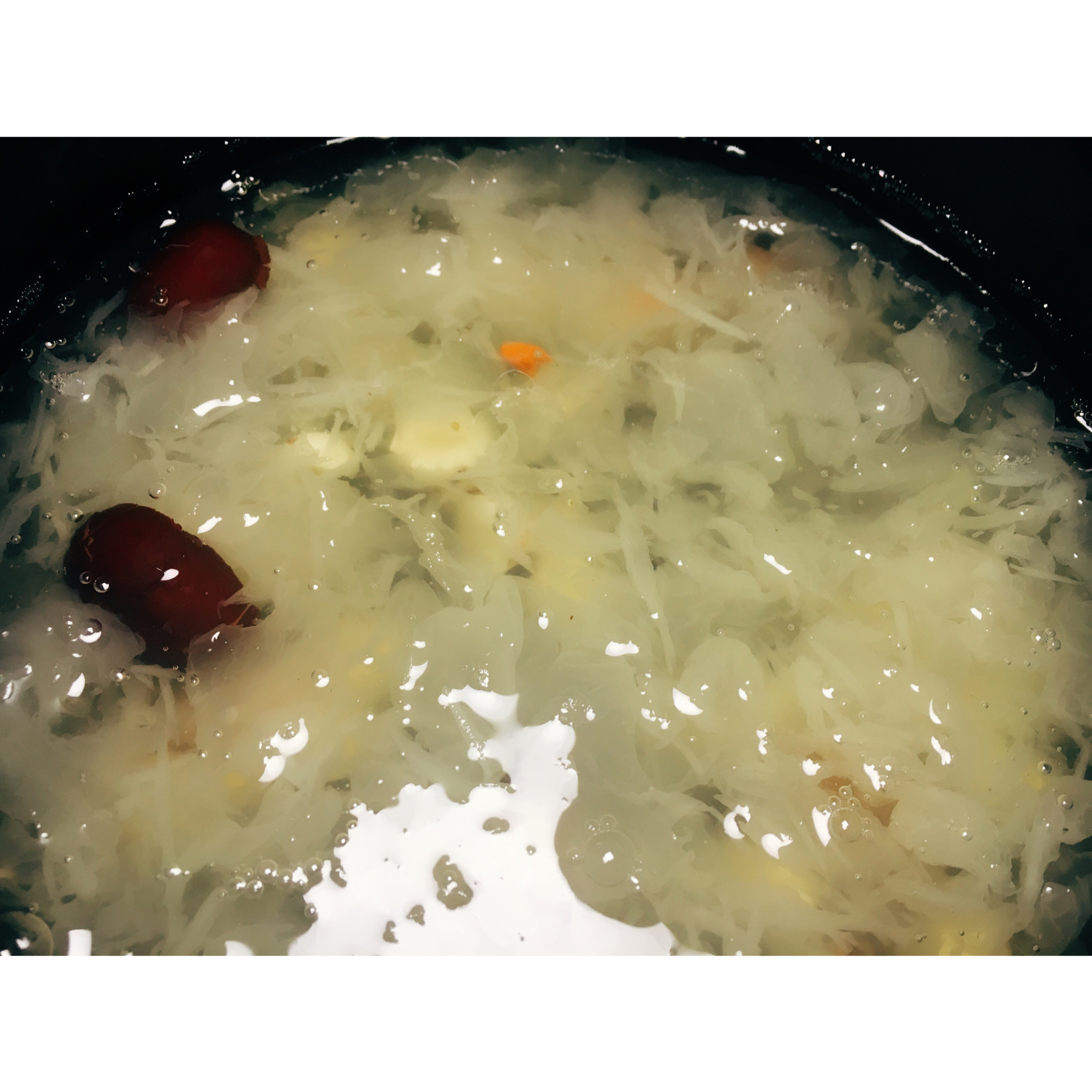 红枣银耳莲子羹