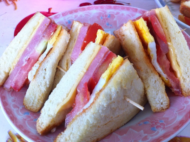 火腿煎蛋三文治