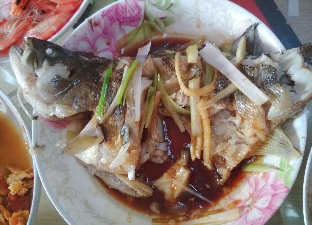 清蒸鲈鱼