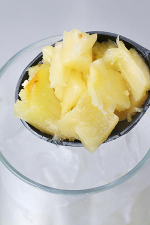 夏日小清新——菠萝酸橙汽水的做法 步骤5