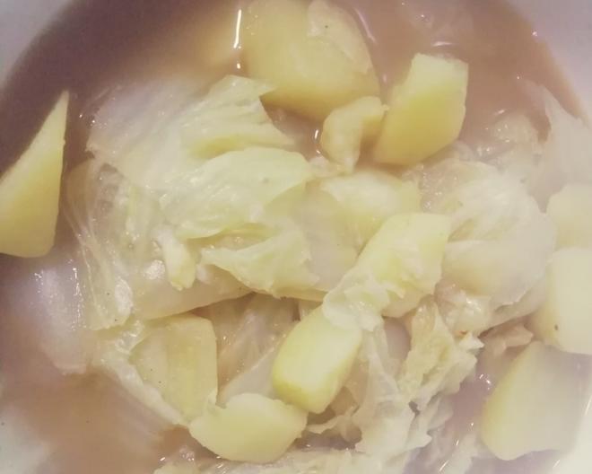 「老少皆宜」白菜炖土豆的做法