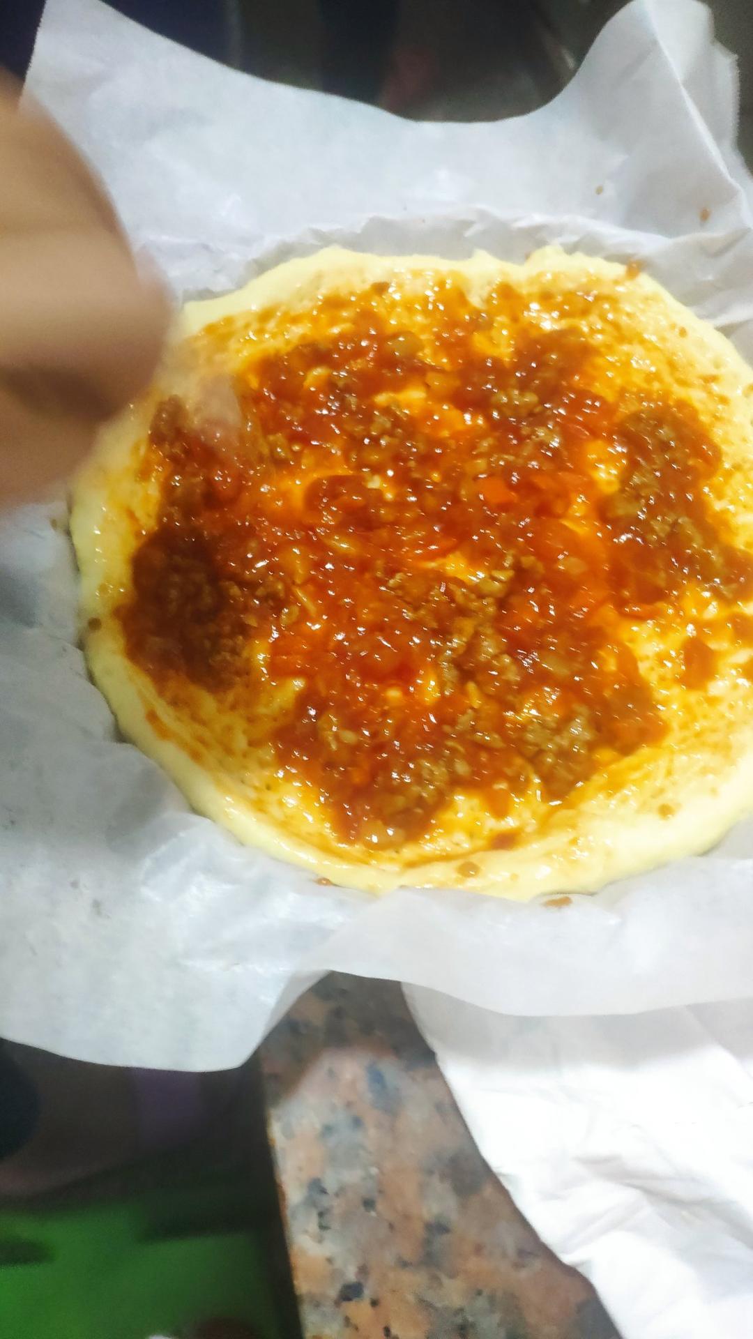 含宣软饼皮做法、自己在家也能做出馅料十足、超拉丝的美味诱人披萨