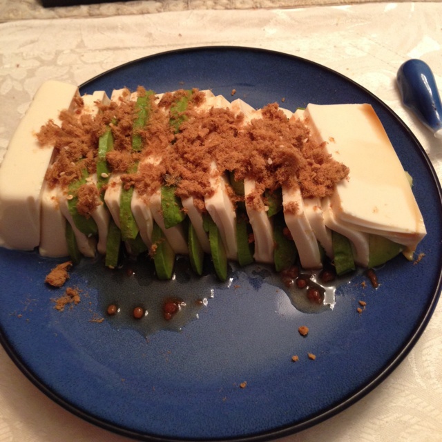 牛油果拌豆腐