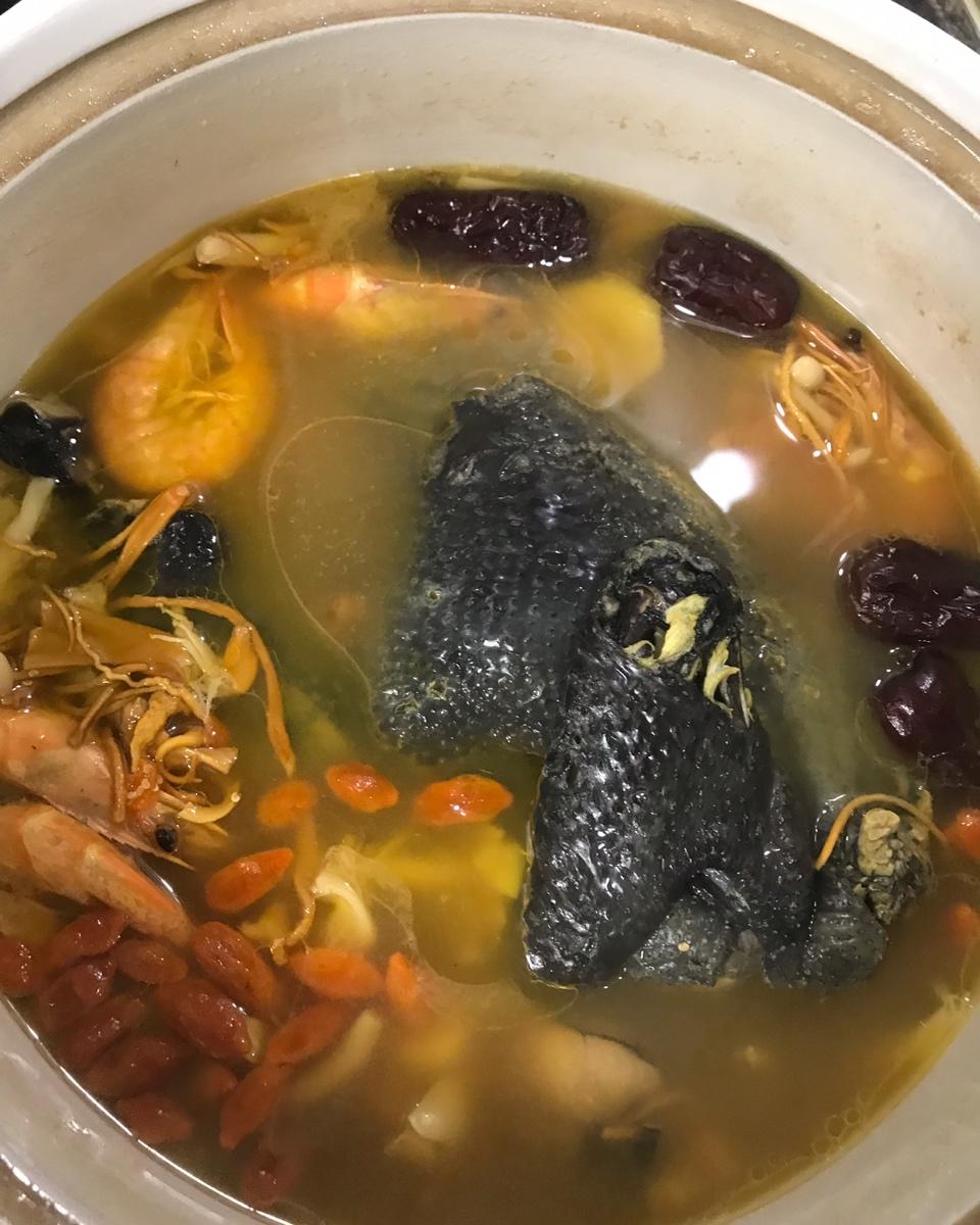 虫草花乌鸡汤