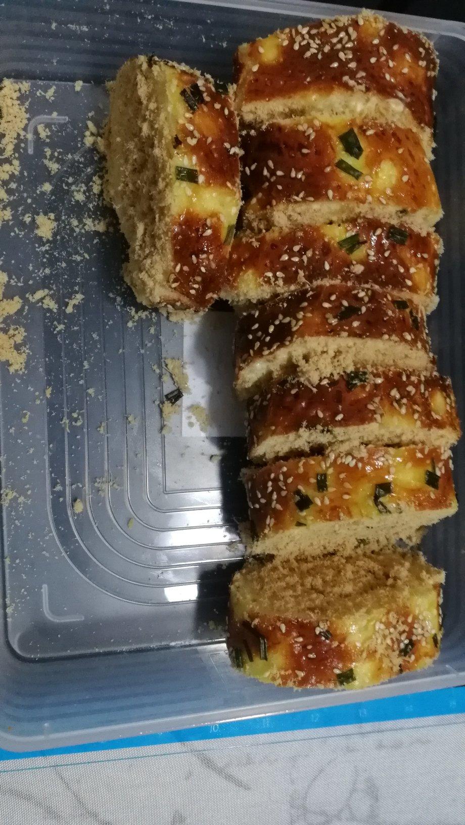 香喷喷的肉松面包卷，来试试吧！