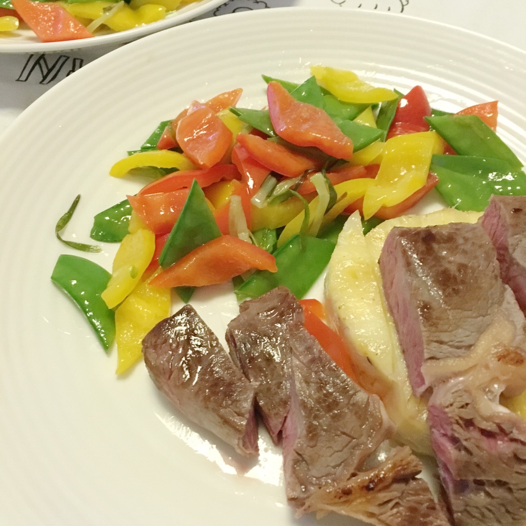 【初夏滋味】肉眼牛排配黄油焦糖菠萝