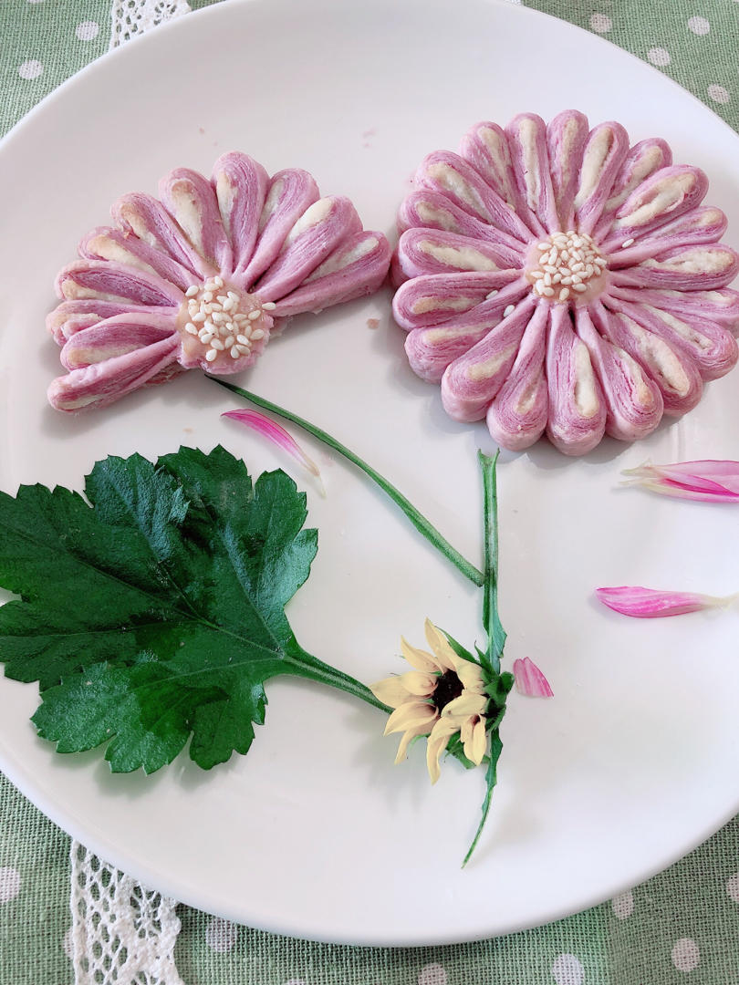 为春天🌿而生的菊花酥