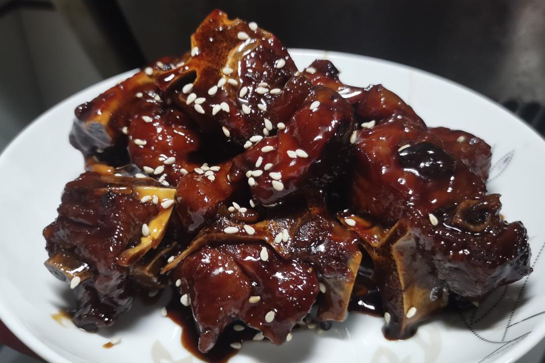 勾魂的拉丝糖醋排骨，吃完一定要吮指