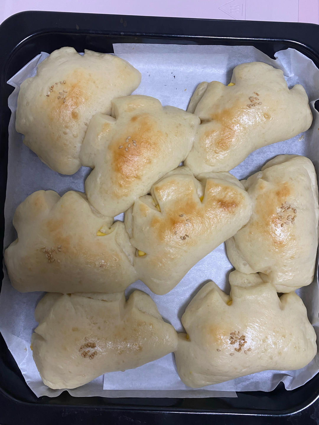 复古卡仕达夹馅面包