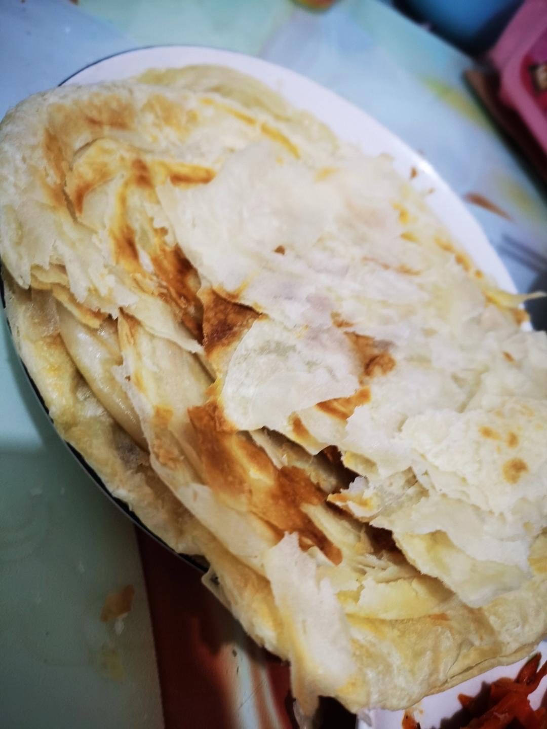 烙饼不硬的小窍门 掌握了你也能看出柔软多层凉了不硬的小油饼