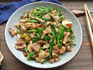 营养丰富又下饭的韭菜苔炒肉的做法 步骤9