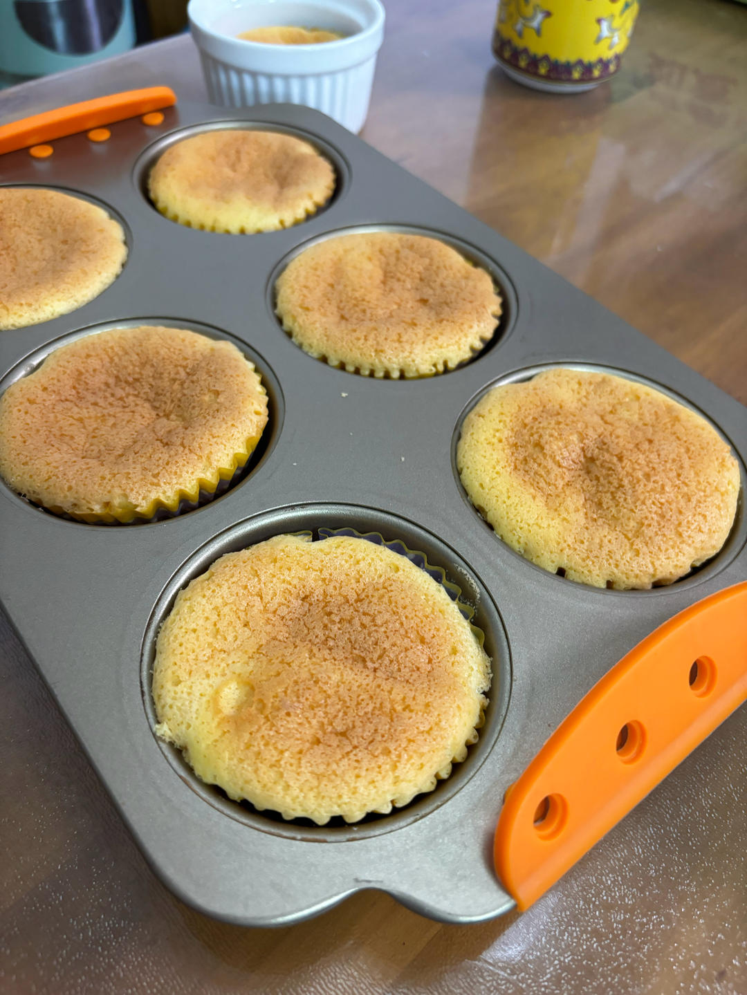 消耗淡奶油之作——淡奶油小蛋糕