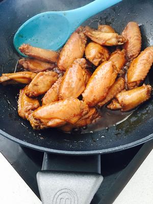 简单美味豉油鸡翅的做法 步骤2