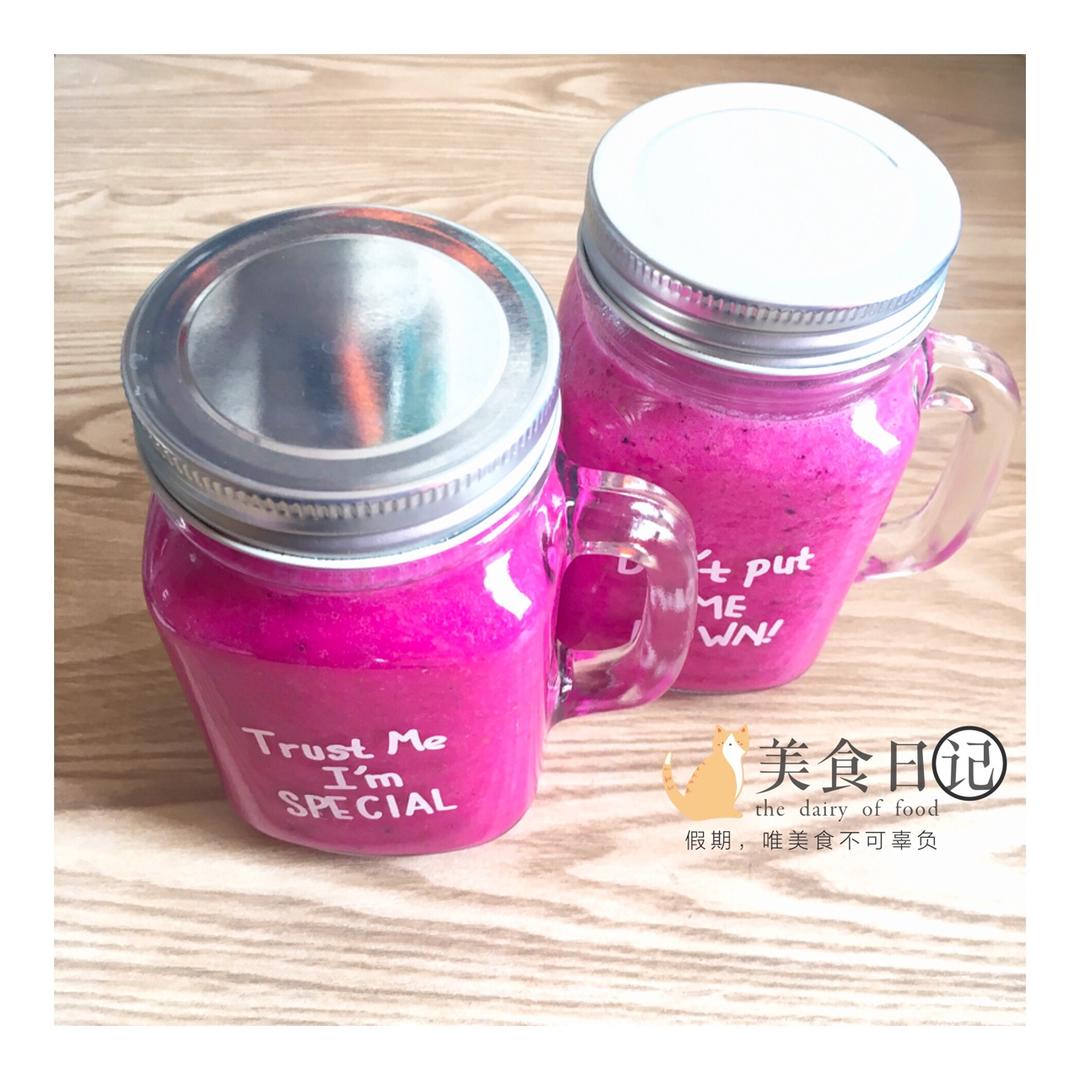 红心火龙果奶昔