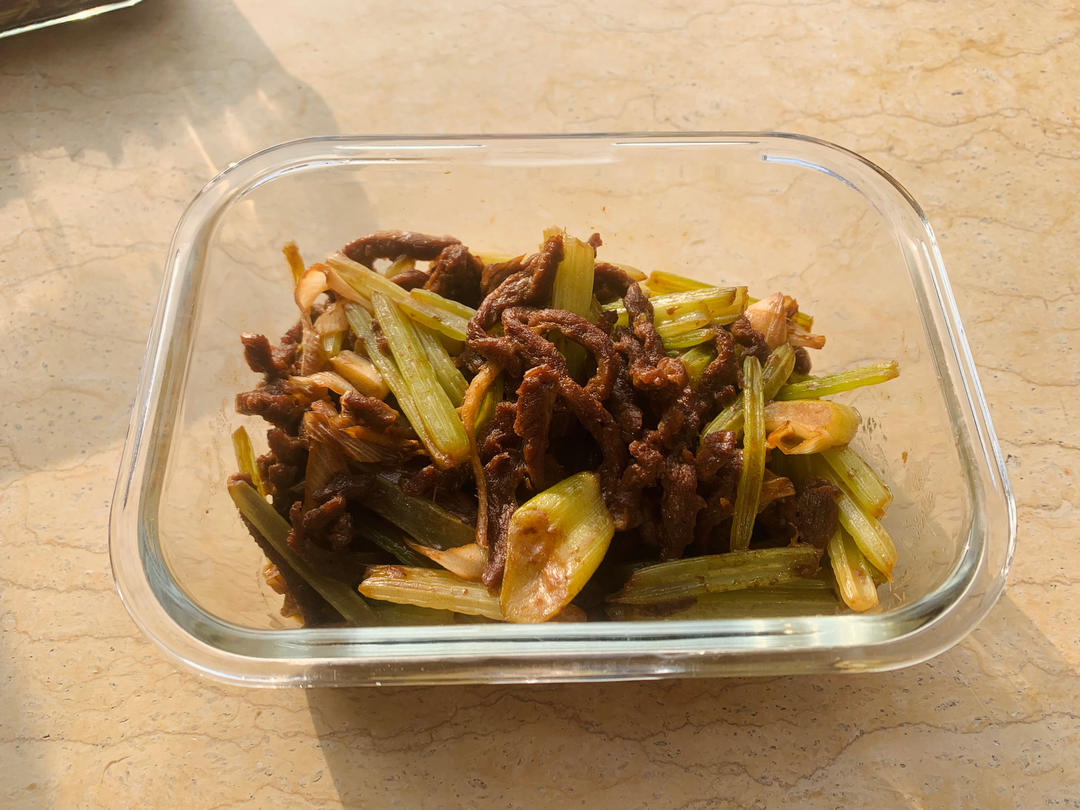 芹菜炒牛肉