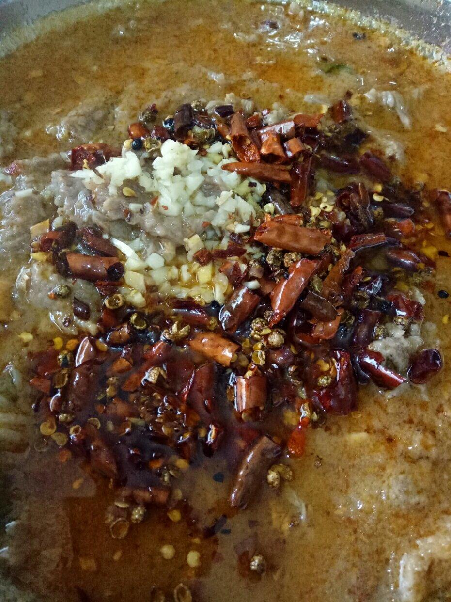 厨师长教你：“水煮肉片”的正宗做法，这味道真的很四川