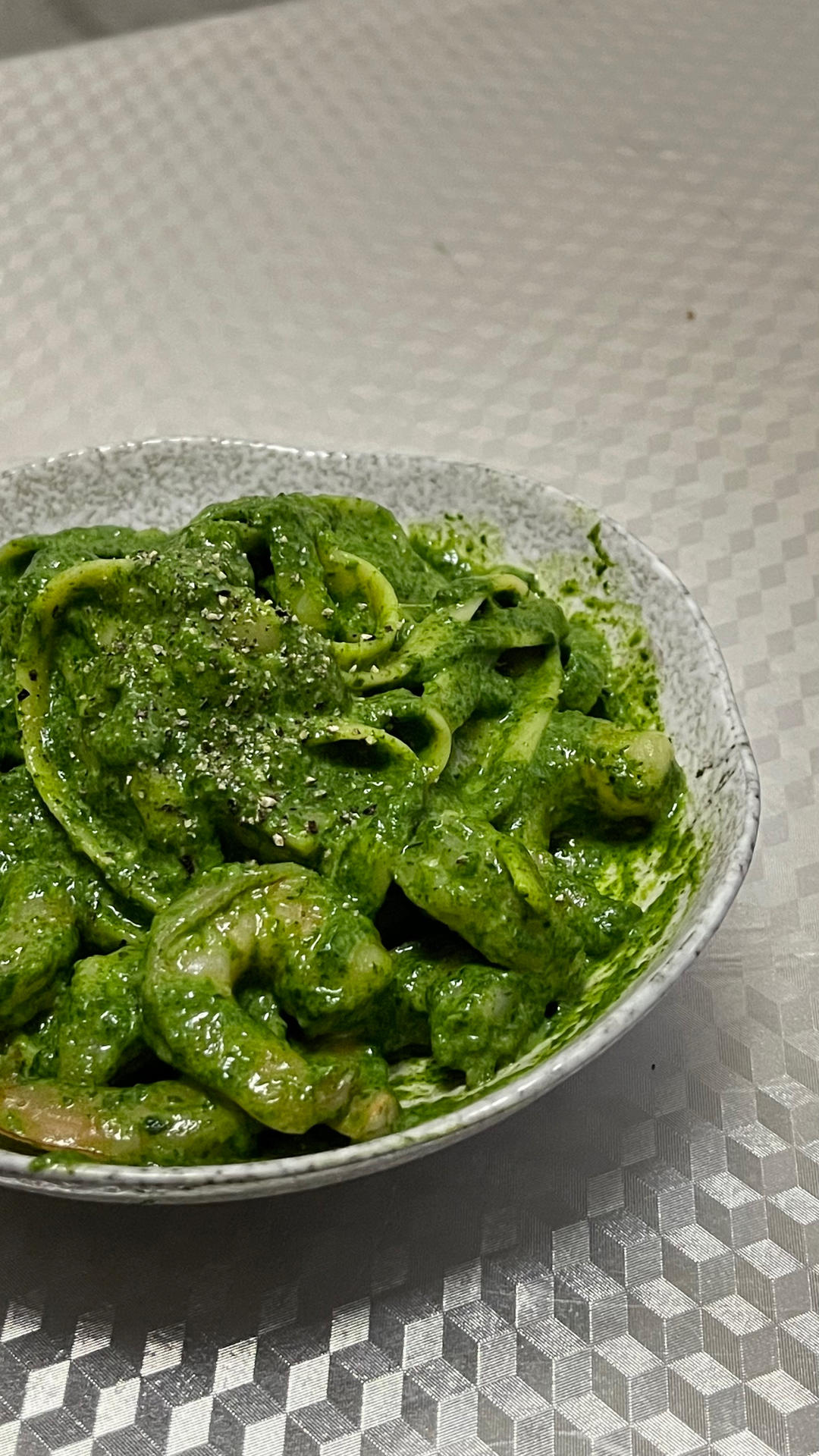 奶香菠菜虾仁意面
