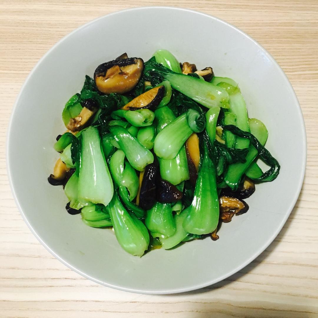 小米爱做饭做的香菇青菜