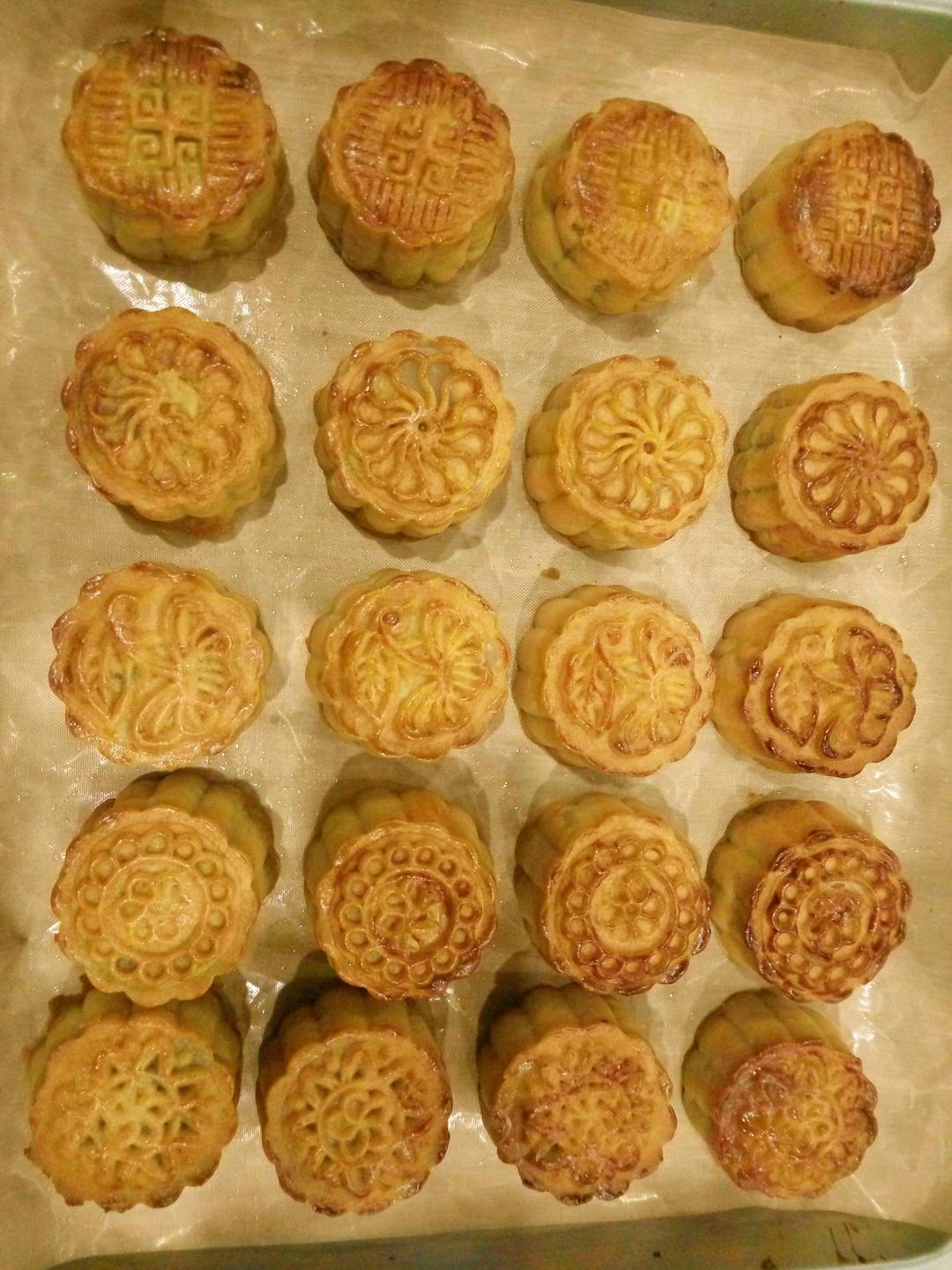 广式月饼——蛋黄莲蓉月饼