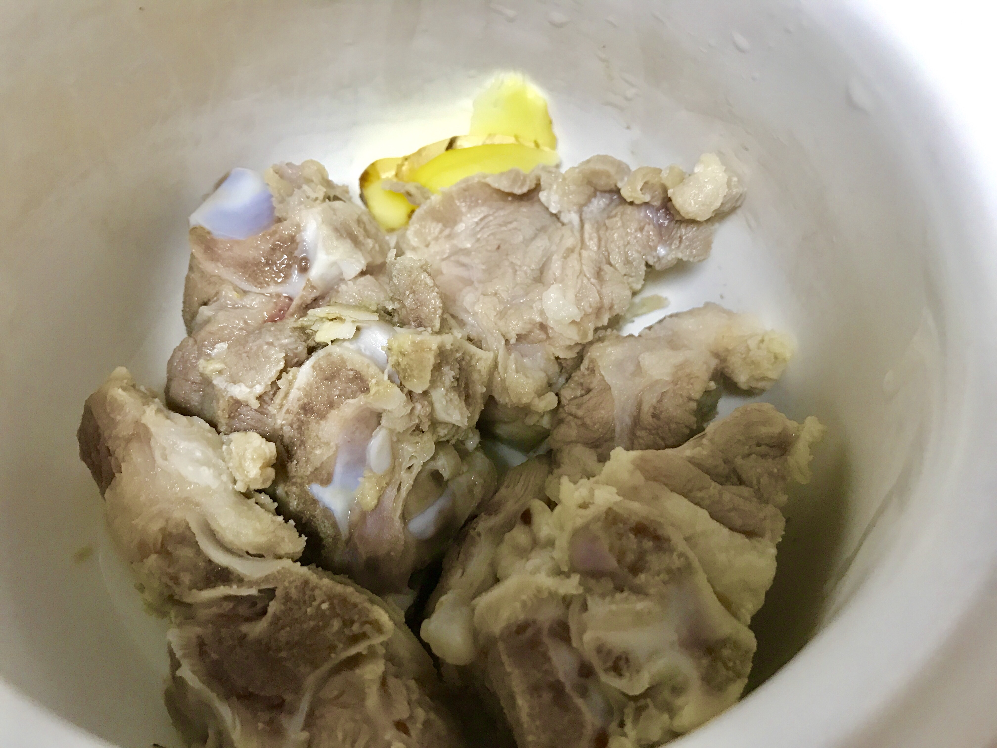 赤小豆薏米茯苓猪骨汤（去湿减肥）的做法 步骤3