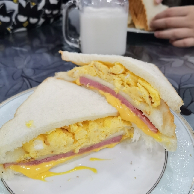 快手早餐🥪腿蛋治的做法