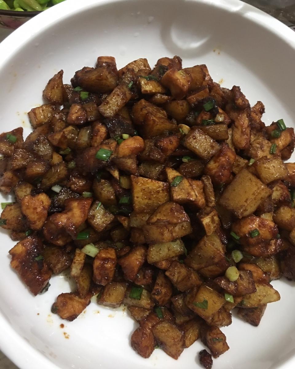 一道怎么做都好吃的干煎土豆鸡丁（红烧，咖喱，椒盐，孜然）