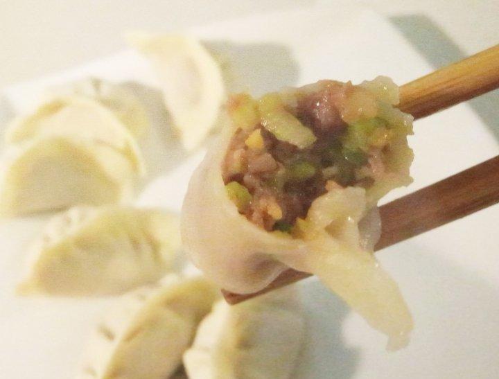 芹菜胡萝卜猪肉水饺