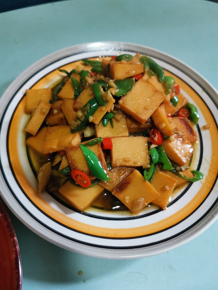 青椒炒鱼豆腐