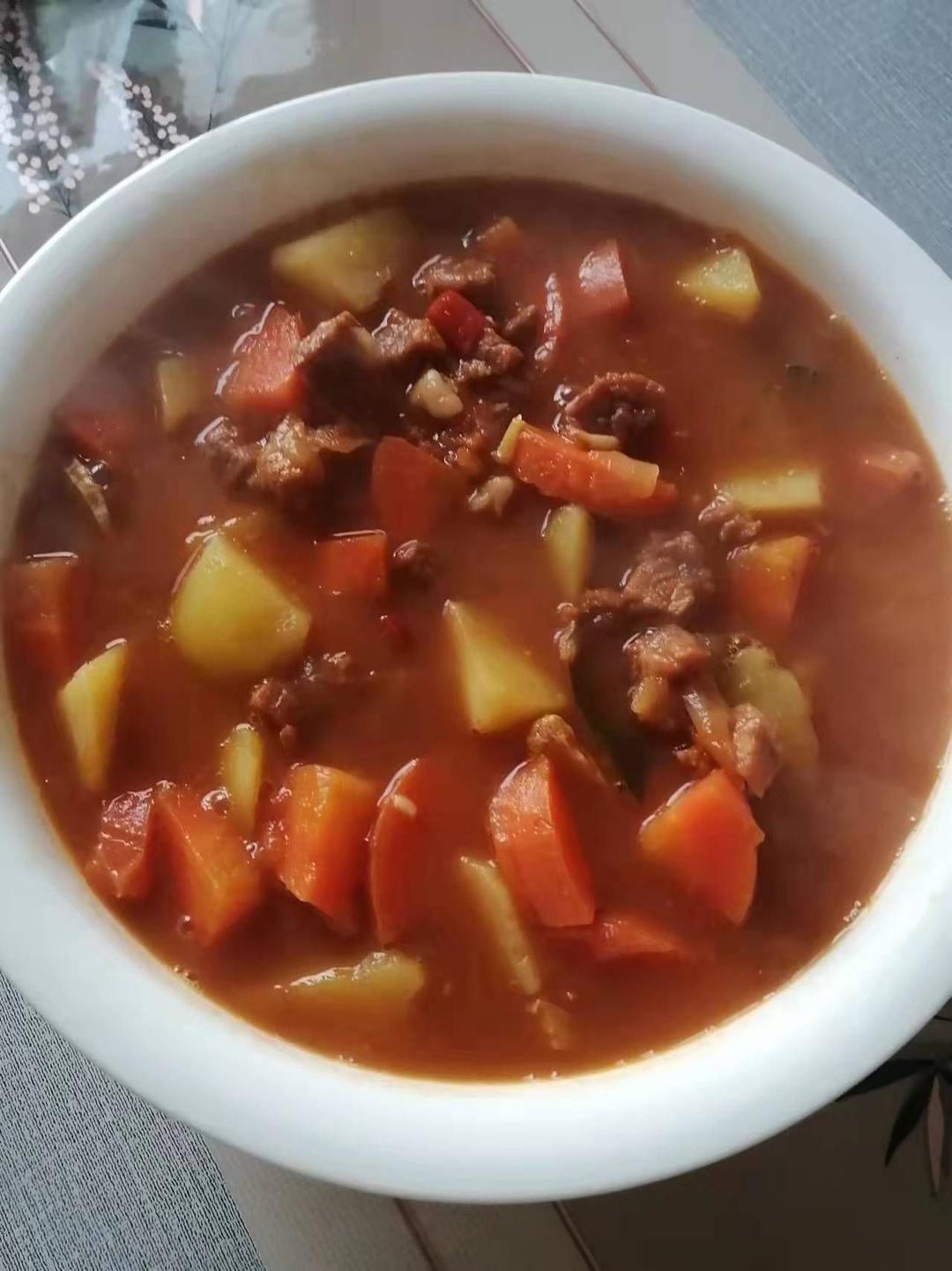 香喷喷炖牛腩