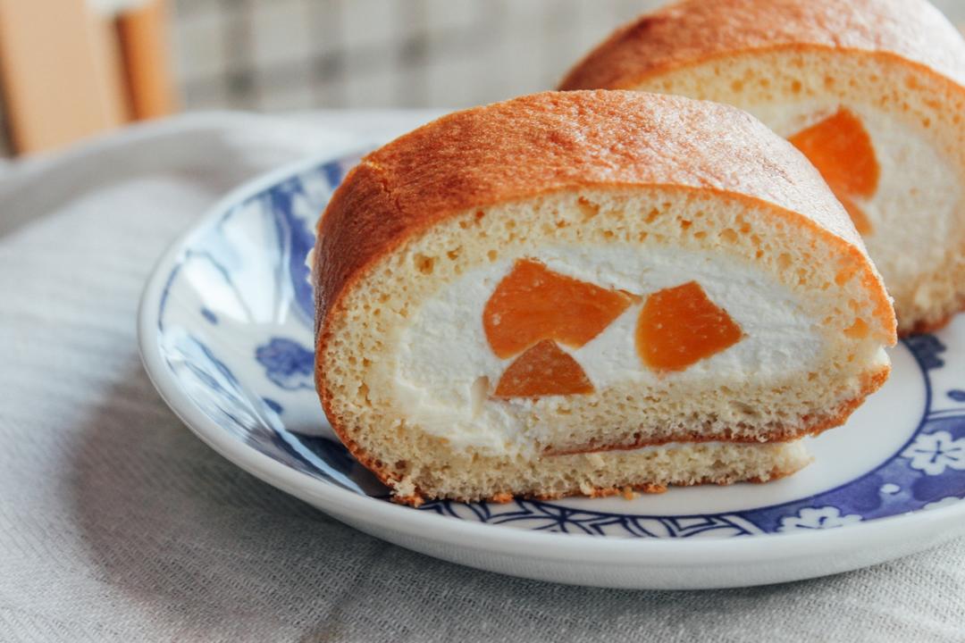 福田淳子的无油全蛋海绵蛋糕卷(白巧克力甘纳许)