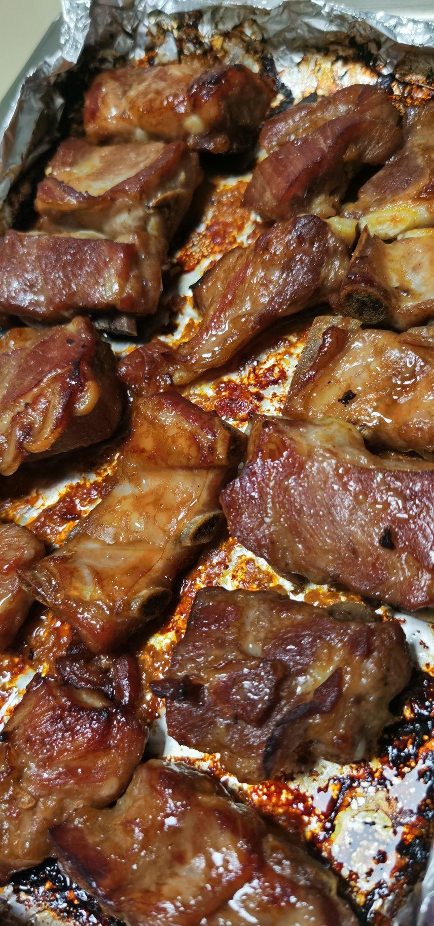 小郭小郭吃辽一锅做的蒜香烤排骨(烤箱版)