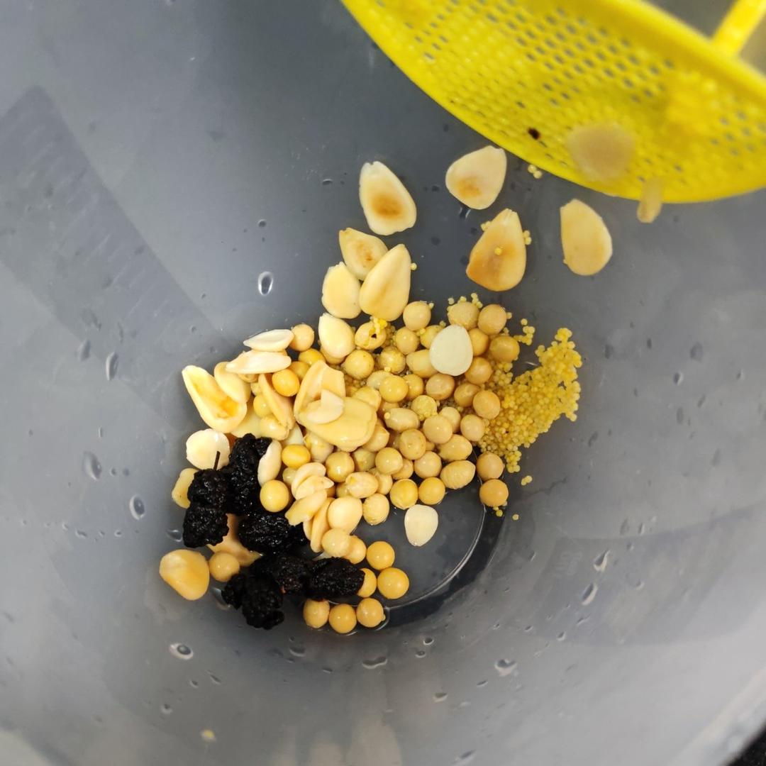 杏仁豆浆