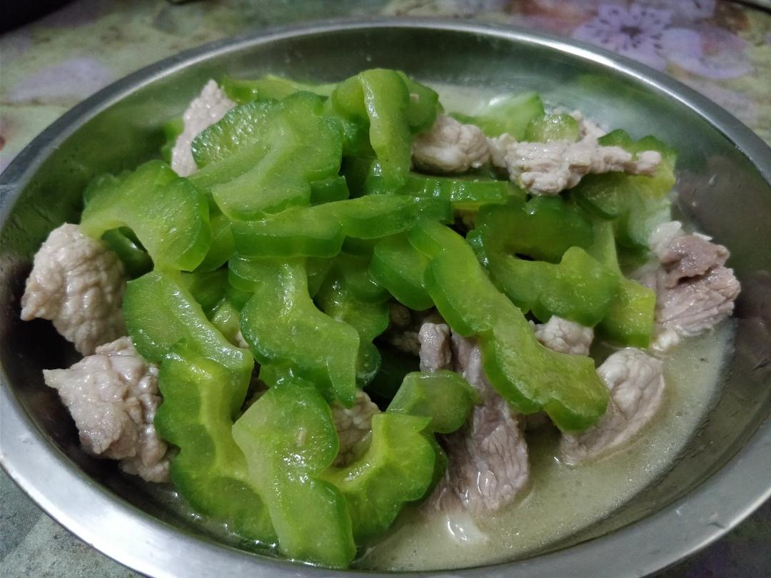 苦瓜炒肉片