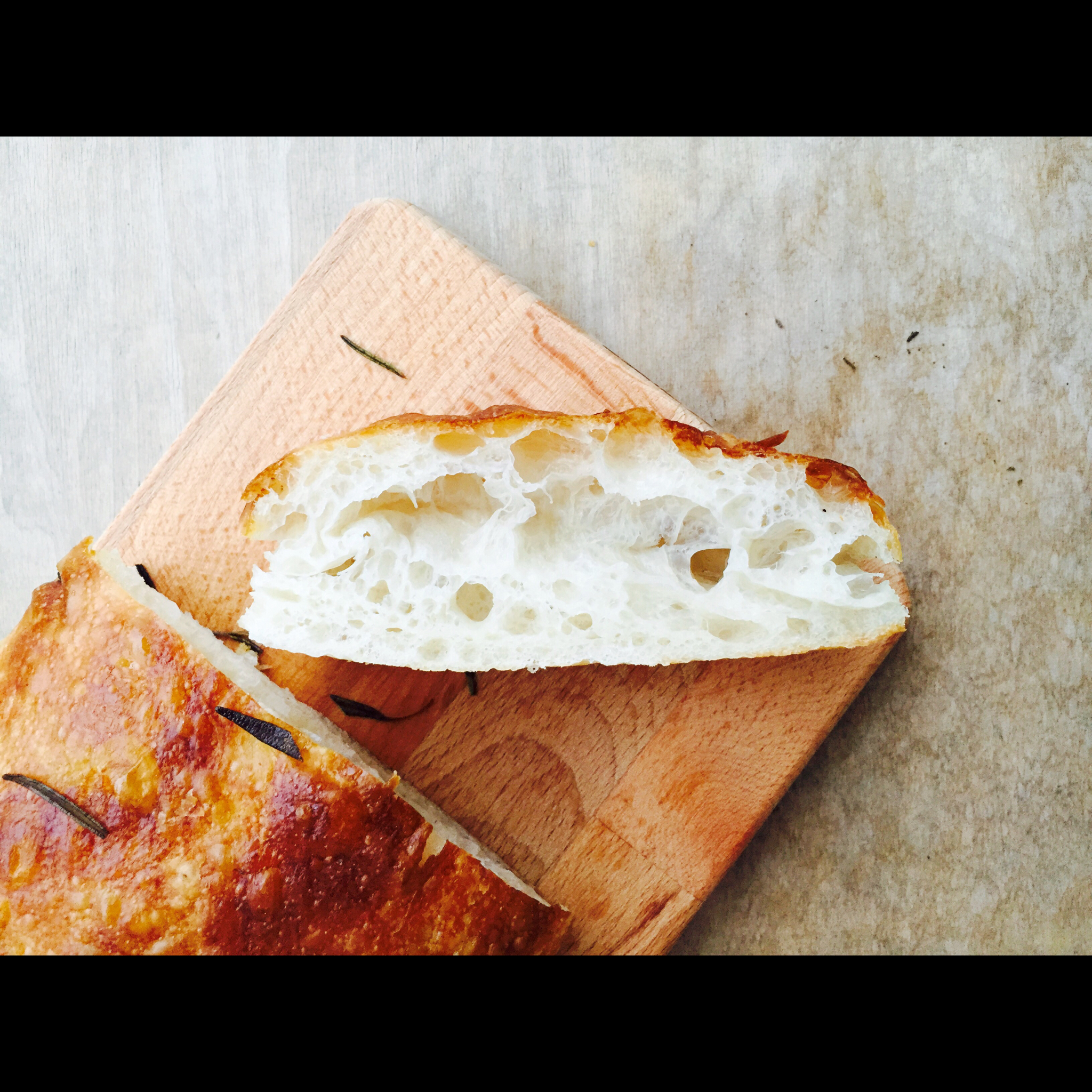 【KINFOLK】迷迭香佛卡夏（附天然酵种版）