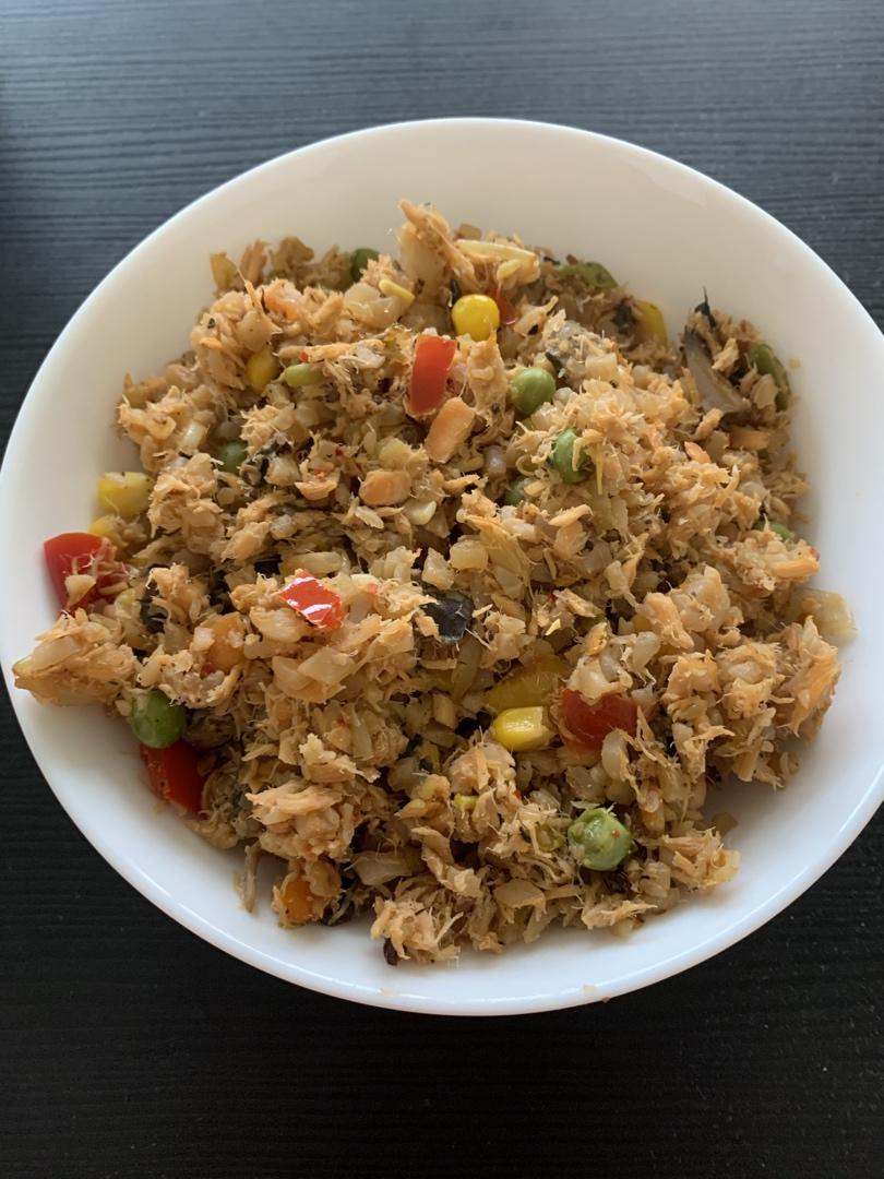 【健康三餐】三文鱼时蔬菜花米炒饭
