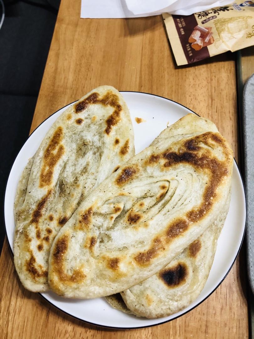 超级酥脆的「椒盐饼」电饼铛版  大学食堂同款掉渣酥饼！简单易学！