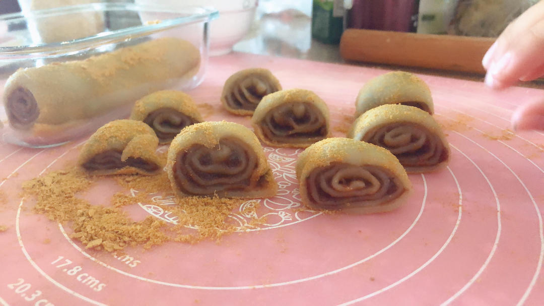 此配方做出的驴打滚无比软糯，放一天还是软的