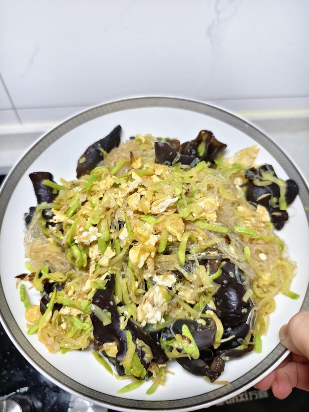 素食西葫芦木耳炒鸡蛋