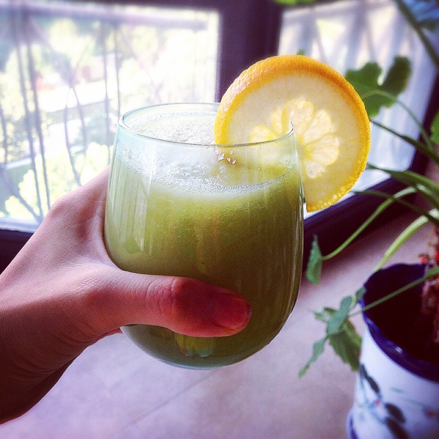 自制hey juice排毒果蔬汁。
