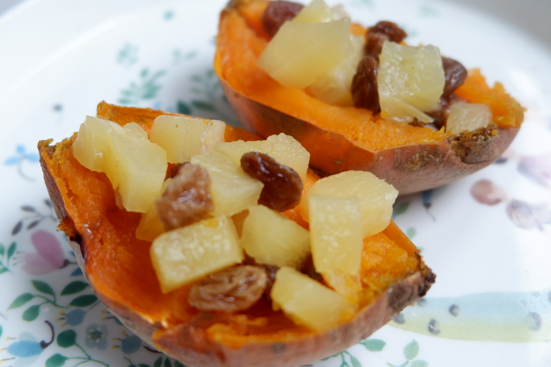 烤红薯配葡萄干菠萝#健康食谱# Baked Sweet Potato with Pineapple and raisons的做法
