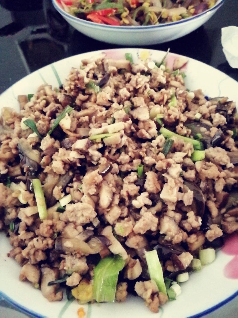 肉末香菇茄子煲